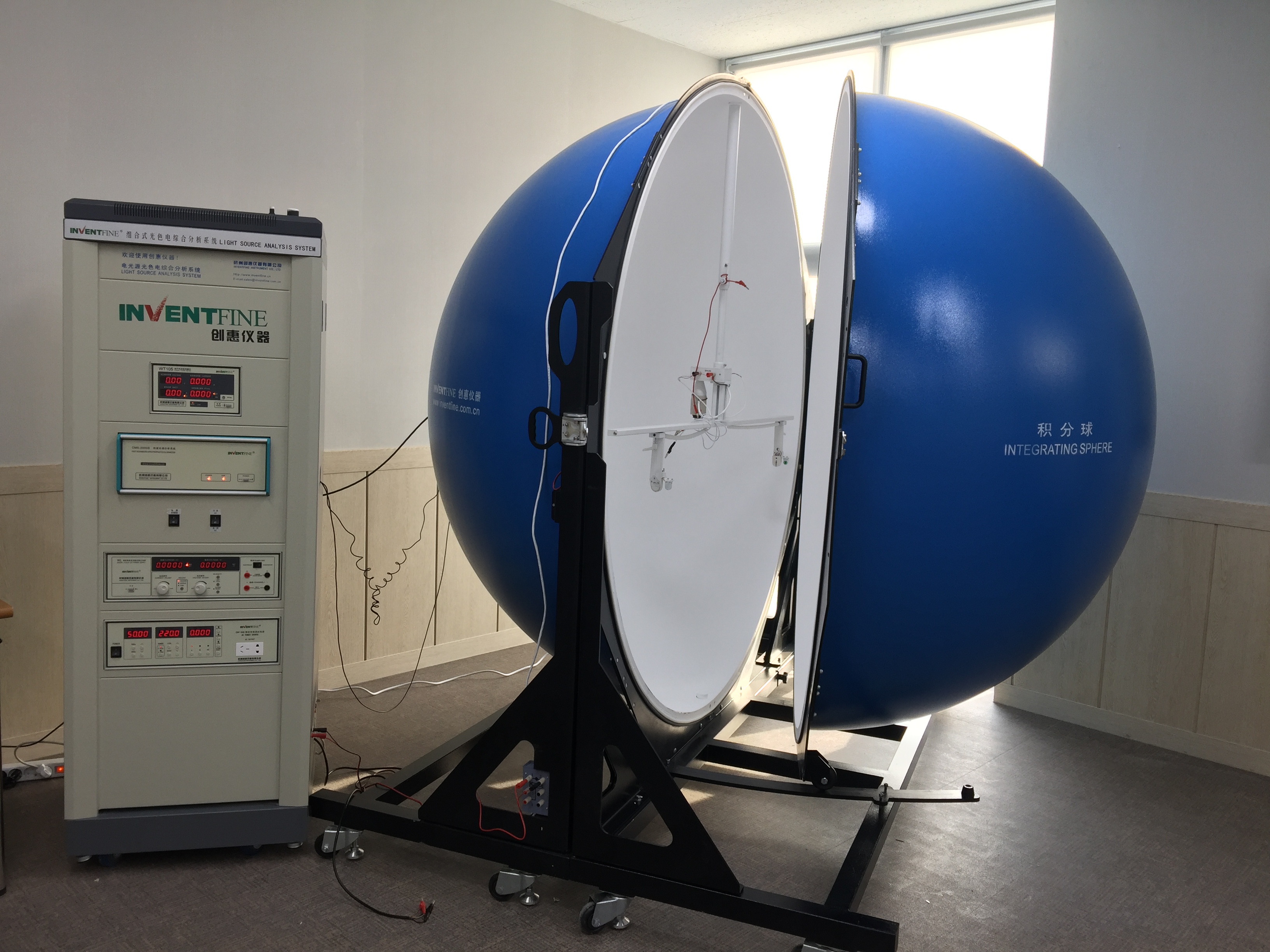 中翔仪器工程师赴韩LUXTIOP公司调试培训积分球、配光曲线等设备